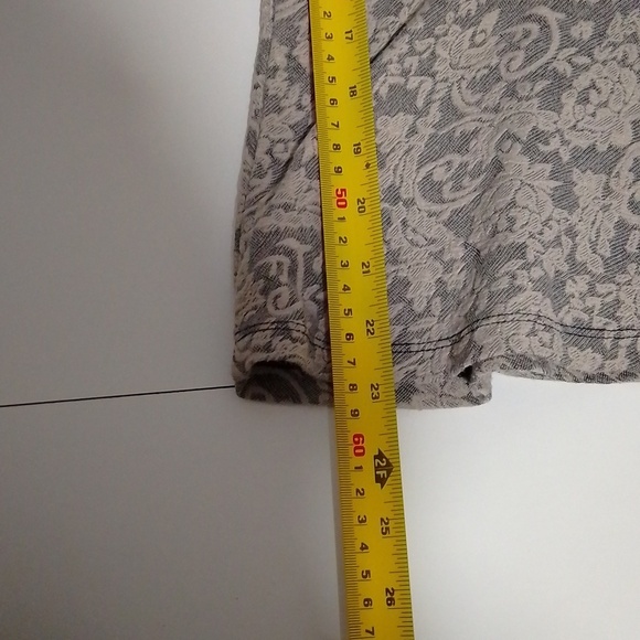 maurices women creme  lace on black peplum top. Size XL cute for spring - Picture 5 of 6